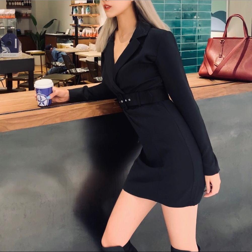 Miss Selfridge Black Dress with belt - Picture 5 of 6